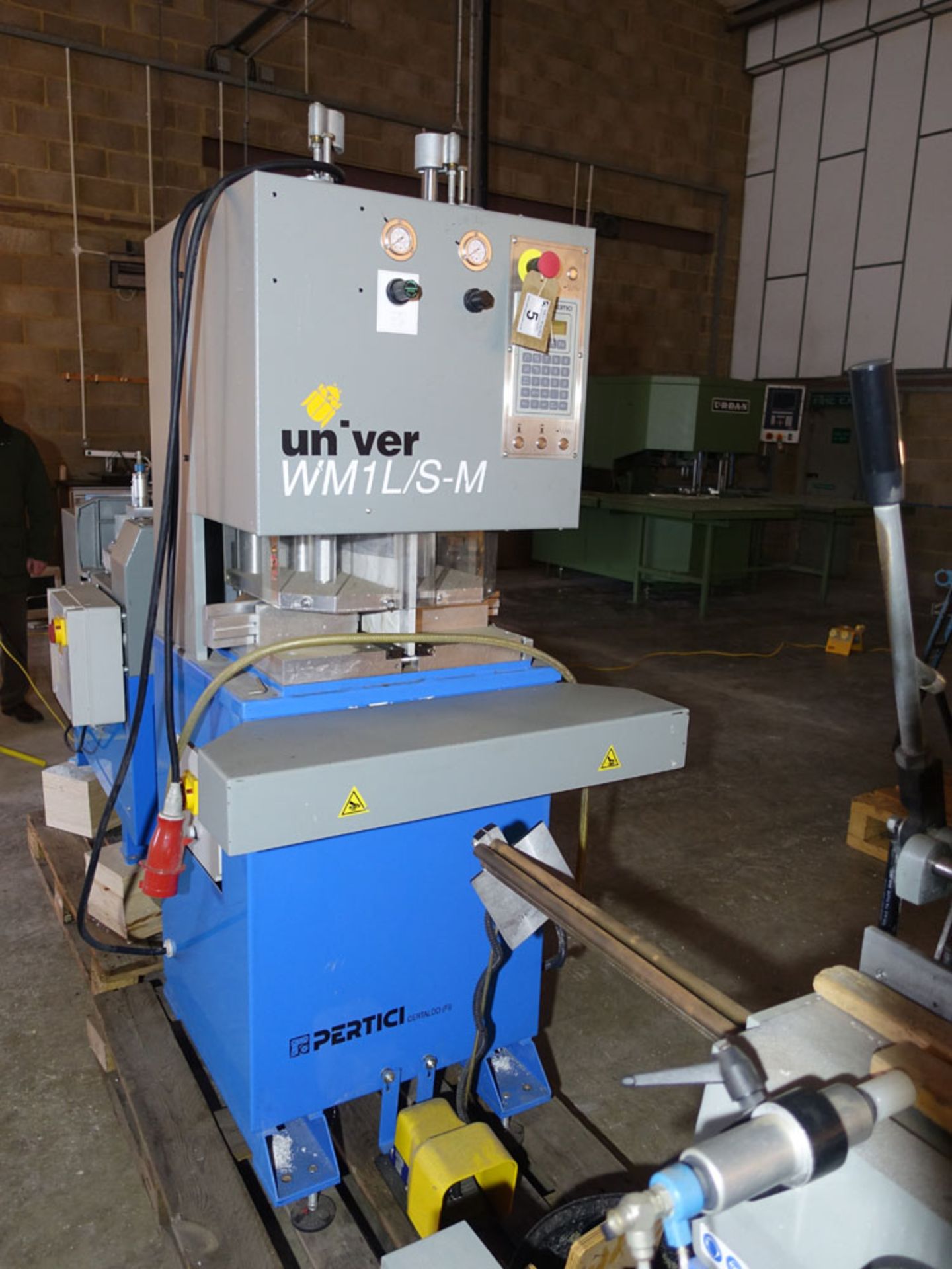 Pertici Univer WM1L/S-M single head welder Serial number 06A134 Year 2006 - Image 2 of 7