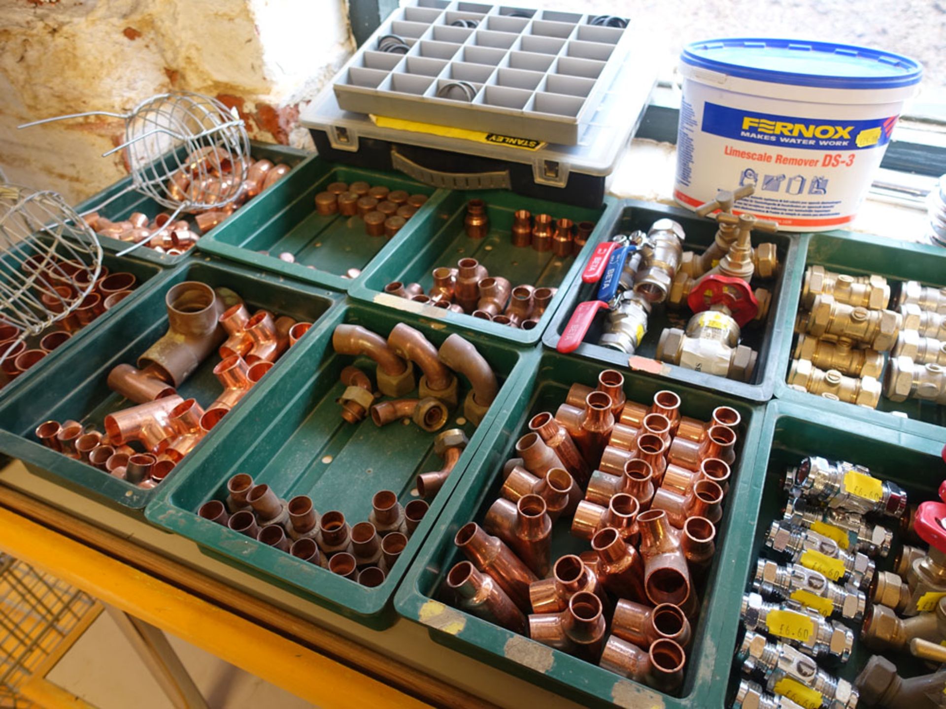 Approximately 32 trays containing Yorkshire and compression plumbing fittings, Speedfit fittings and - Image 3 of 3