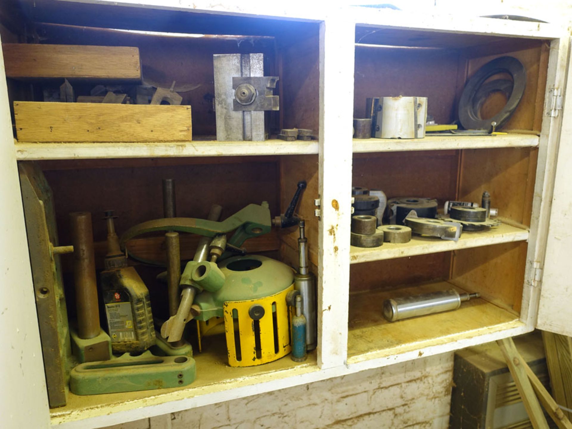 Wadkin Bursgreen spindle molder model BER3, serial no 741122 together with a cabinet containing a - Image 4 of 5