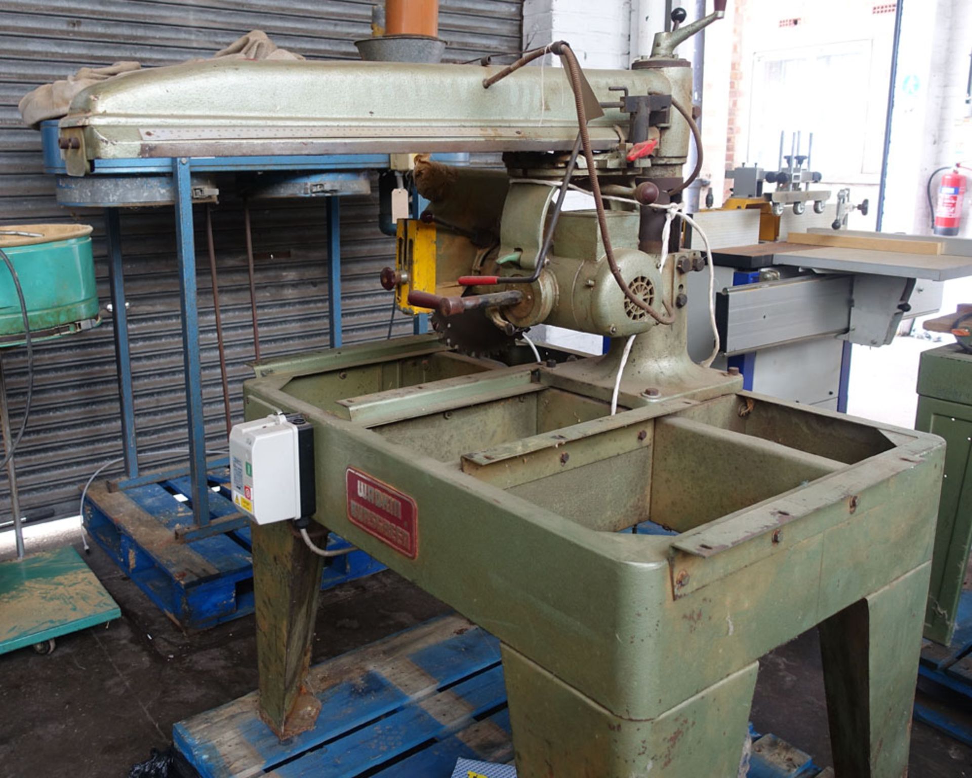 Wadkin Bursgreen radial crosscut saw serial number 771050 with 2 sections of feed roller tabling - Image 3 of 5