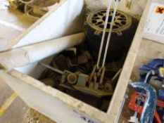 Banding machine with clips and tape