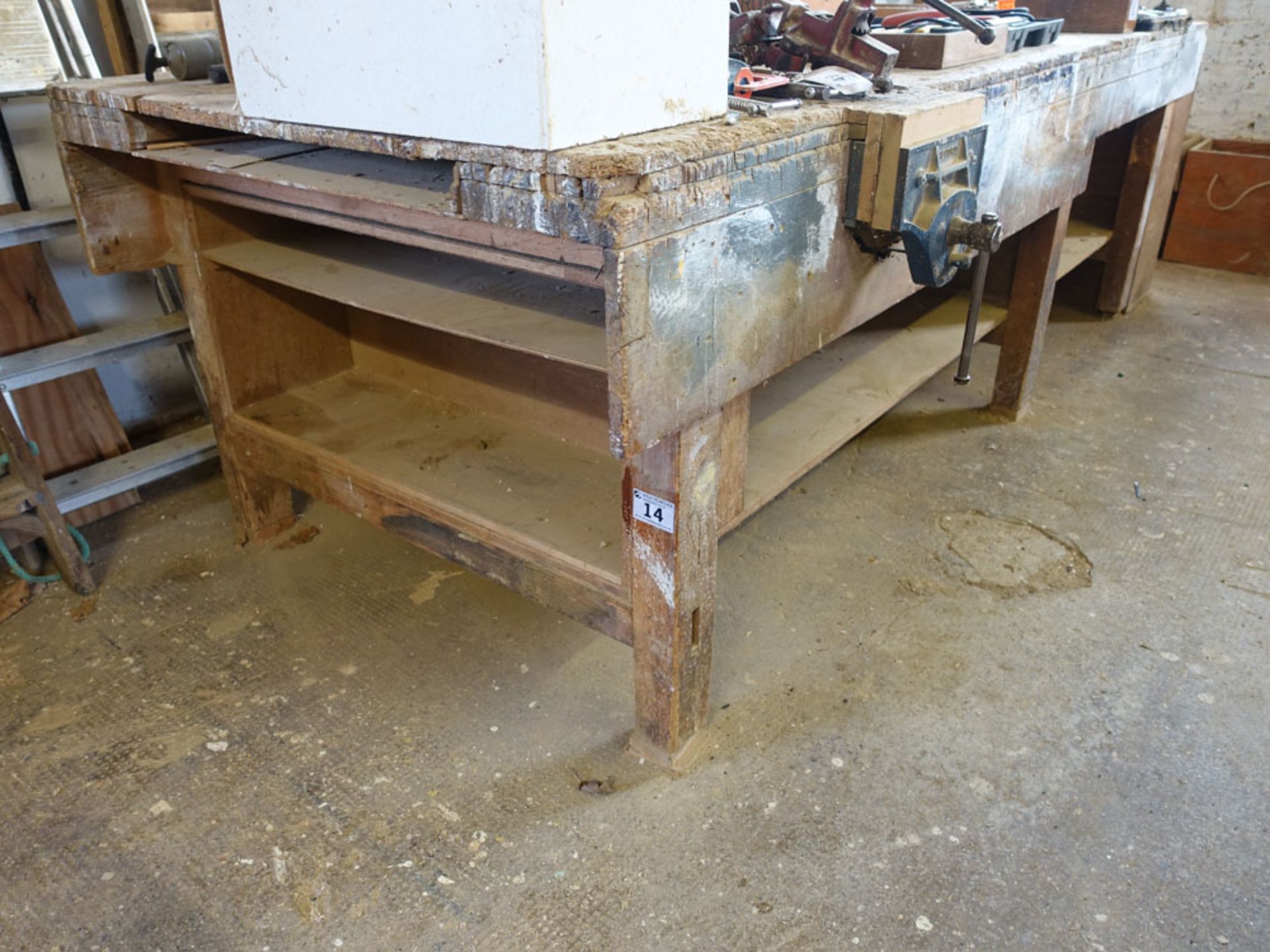 3 metre carpenters bench with 2 Record carpenters vices