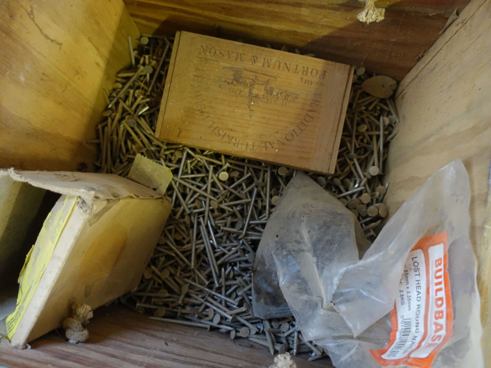 2 boxes of 2.5 and 3'' round wire nails - Image 2 of 5