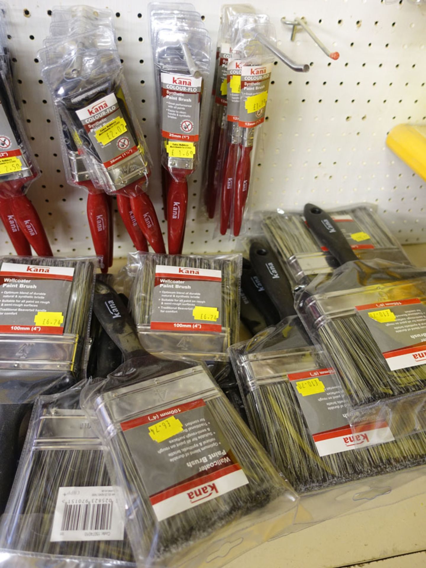 Wide range of decorators paintbrushes, filling knives, roller frames, etc - Image 2 of 4