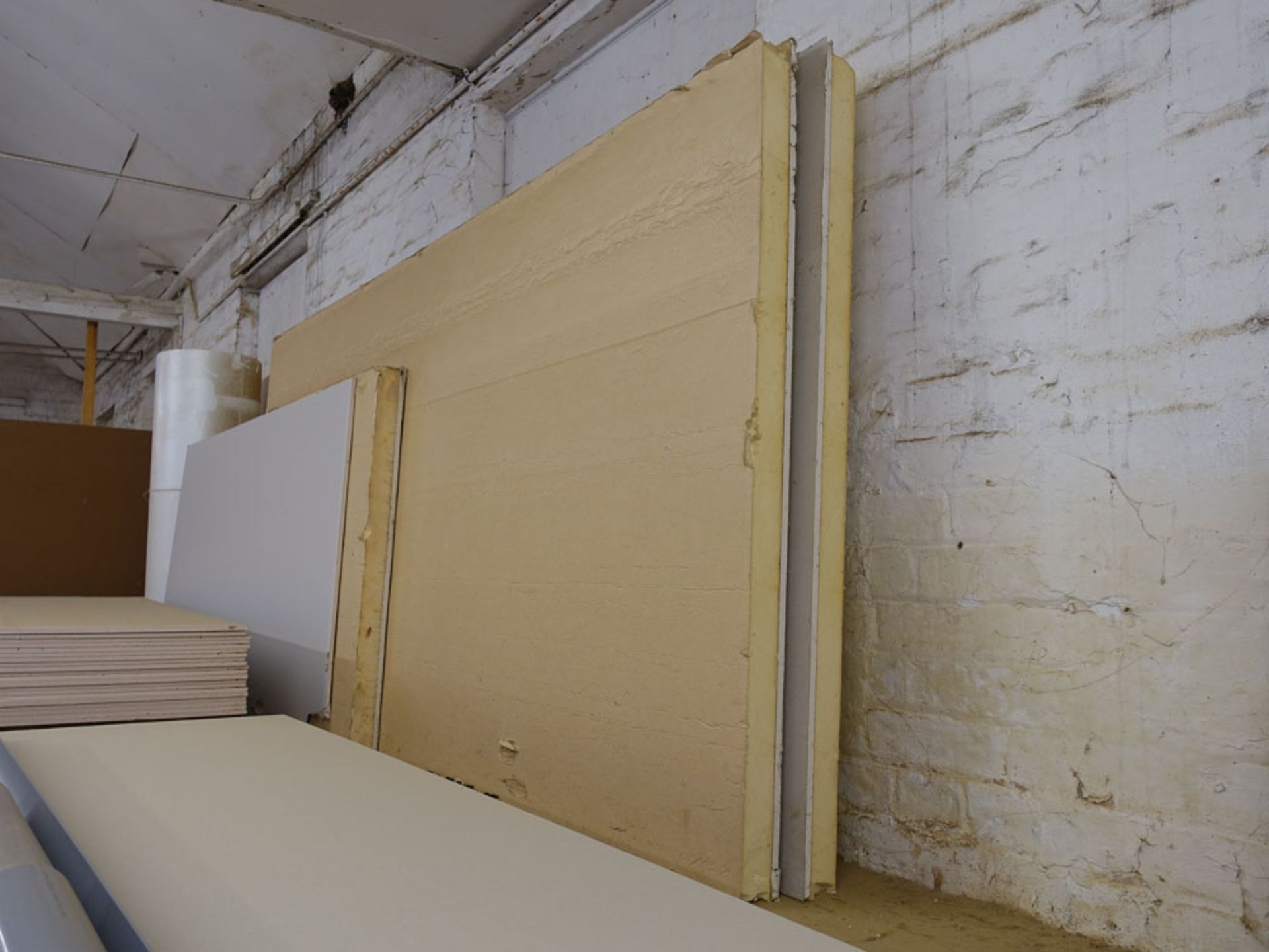 32 sheets of wall board plasterboard. 2 sizes - 1800 x 900 x 9.5 and 1220 x 900 x 9.5 - Image 3 of 4