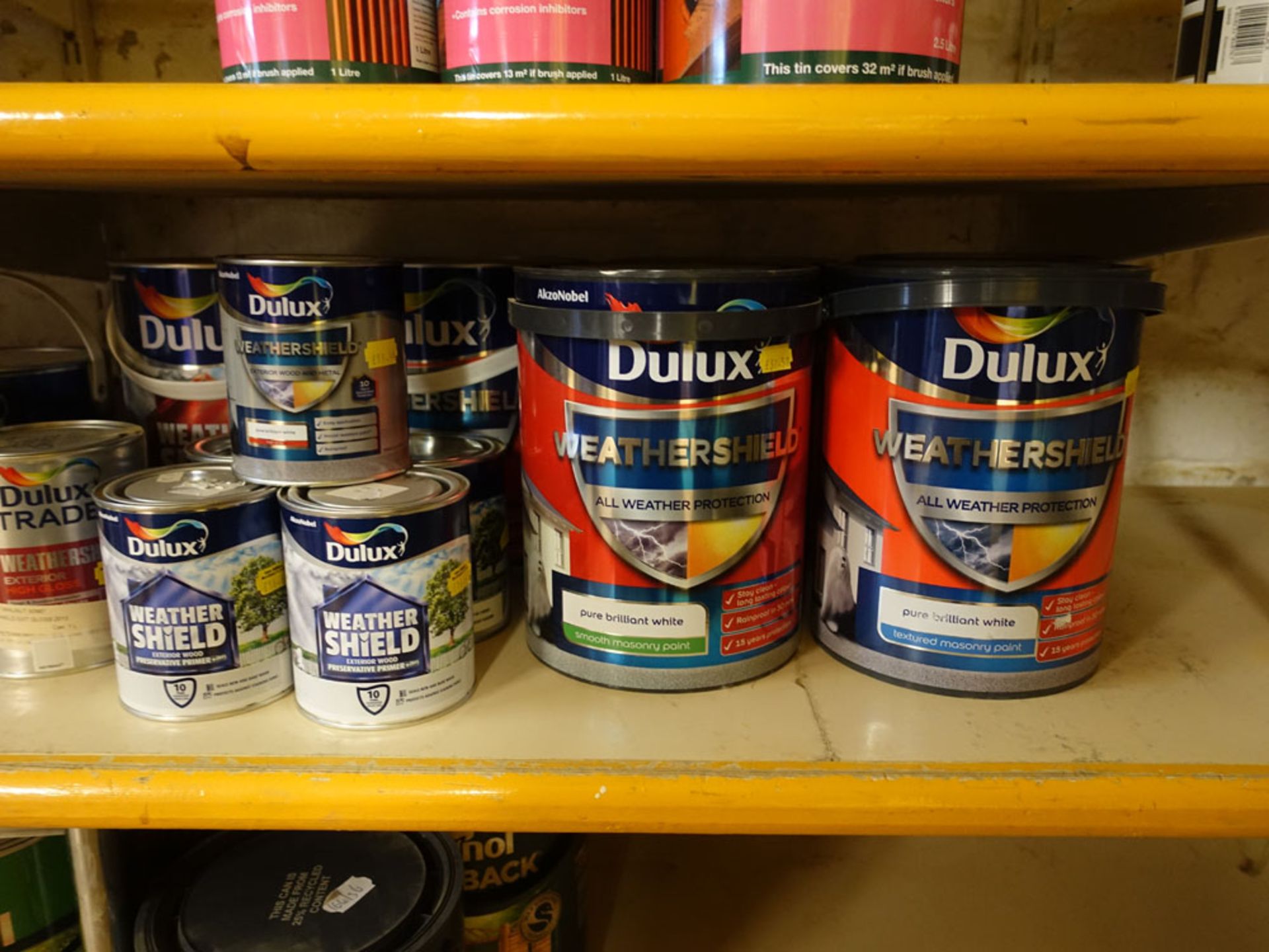 Approximately 17 various sized cans of Dulux Weathershield paints - Image 2 of 2