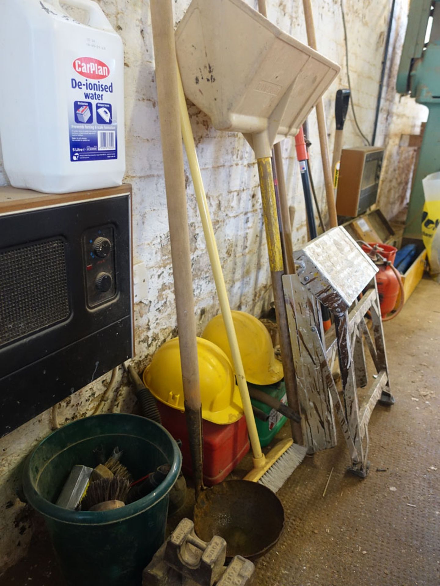 Range of builders tool including hod, broom, drain rods, rope, shovel, step stool, weights, etc - Image 3 of 3