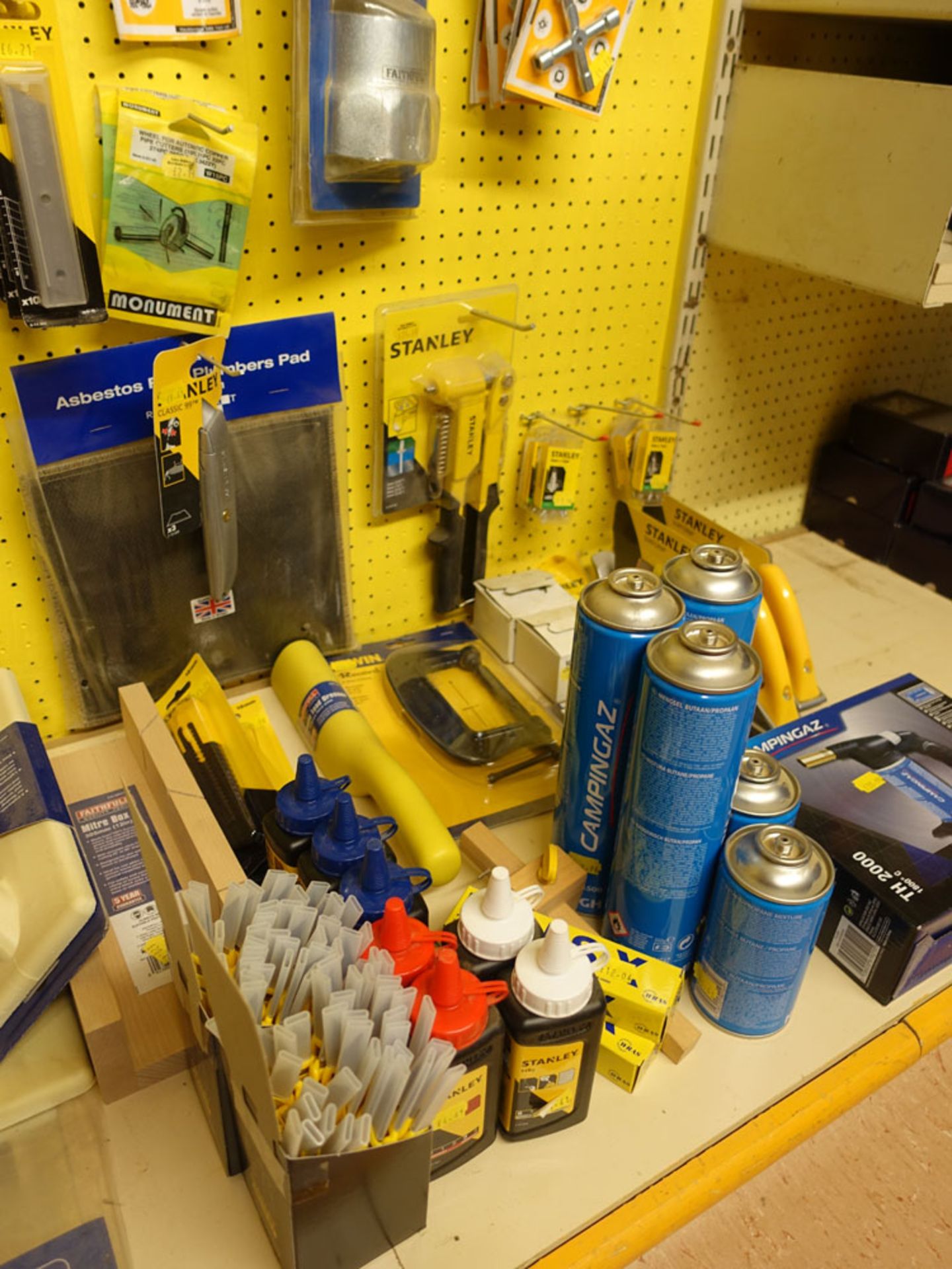 Range of hand tools including claw hammers, stapler, pliers, screwdrivers, spanners, plasterers - Image 3 of 4
