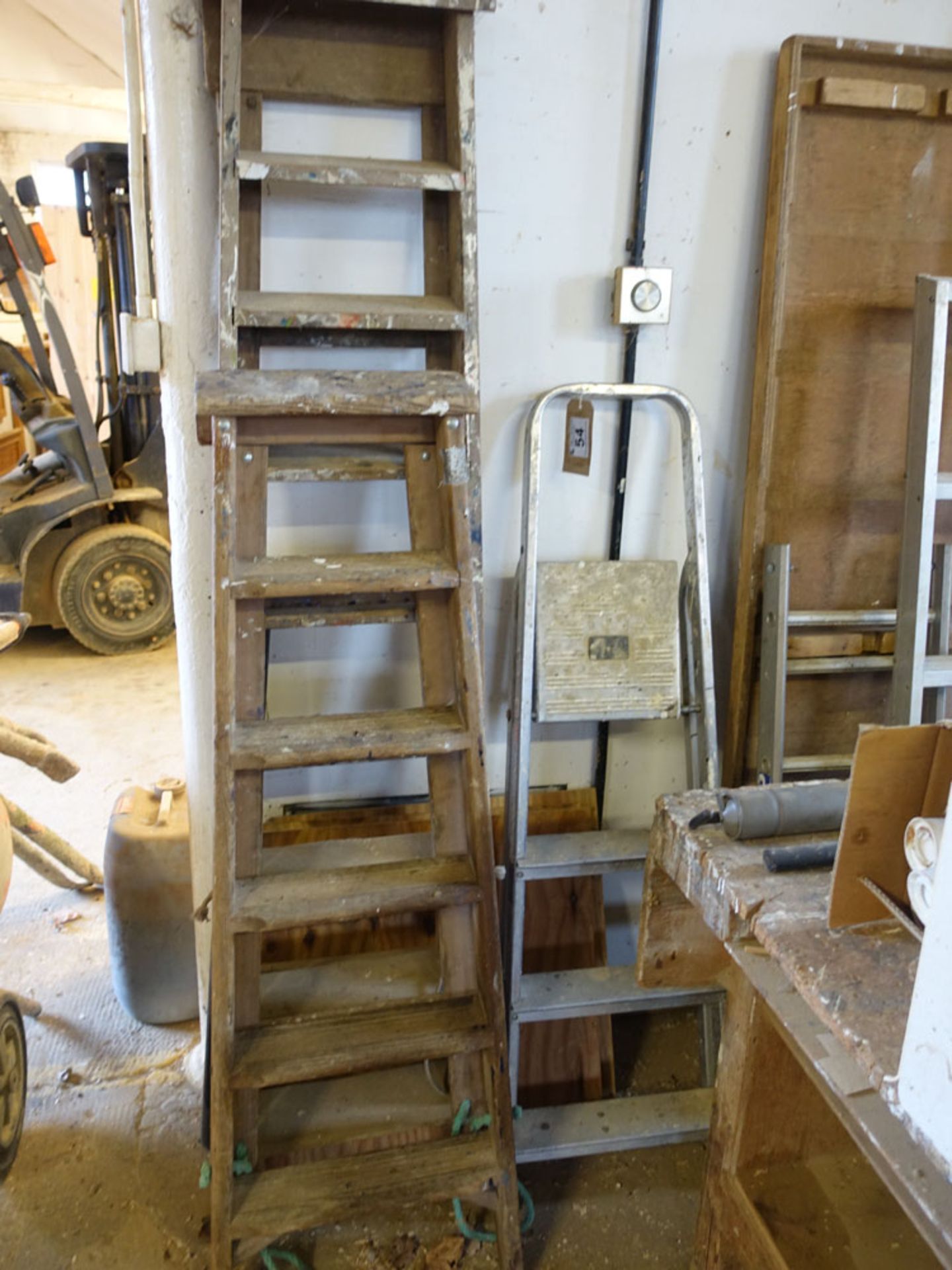 2 wooden stepladders, aluminium stepladder and various aluminium sectional ladder pieces - Image 3 of 3