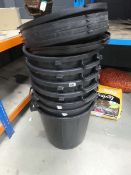 7 dustbins with lids