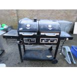 Uniflame Classic twin lidded gas BBQ