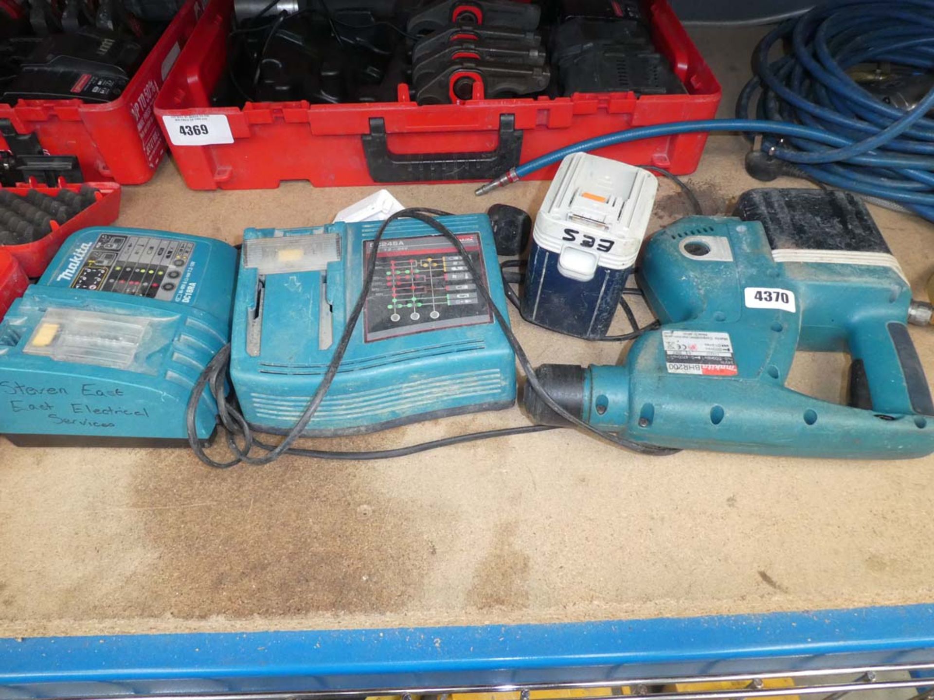 Makita 24V battery drill with 2 batteries and 2 chargers