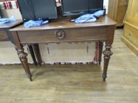 Single drawer sofa table with turned feet