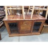 Jali sideboard with 3 central drawers and doors to the side