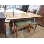 Oak refectory table on bulbous supports