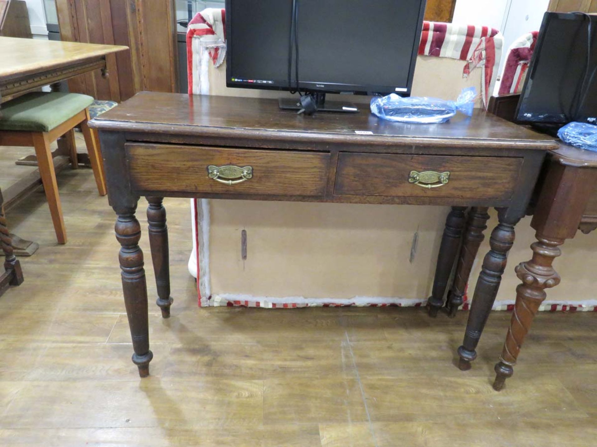 2 Drawer oak sofa table on turned supports