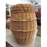 Wicker laundry basket