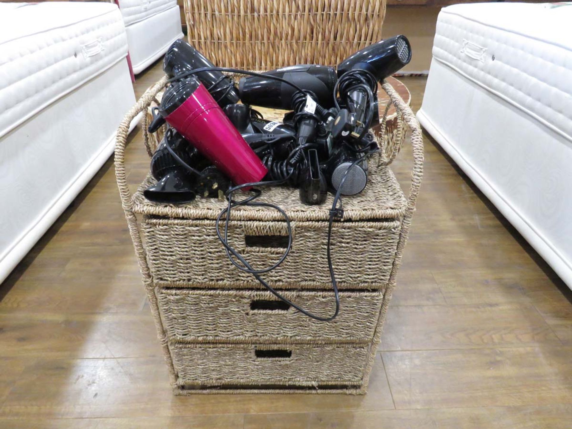 Quantity of Babyliss and Revlon hairdryers