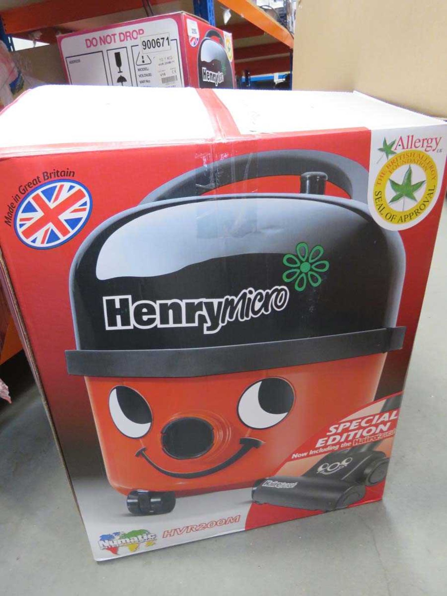 +VAT Henry Micro vacuum cleaner with box