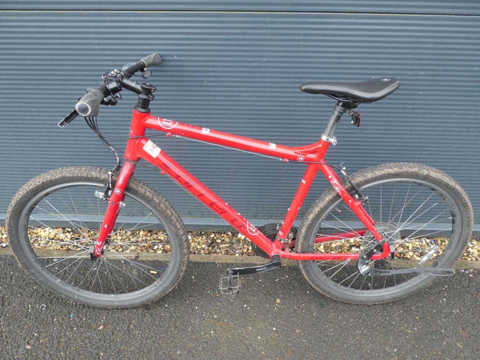 Red Carrera gents mountain bike