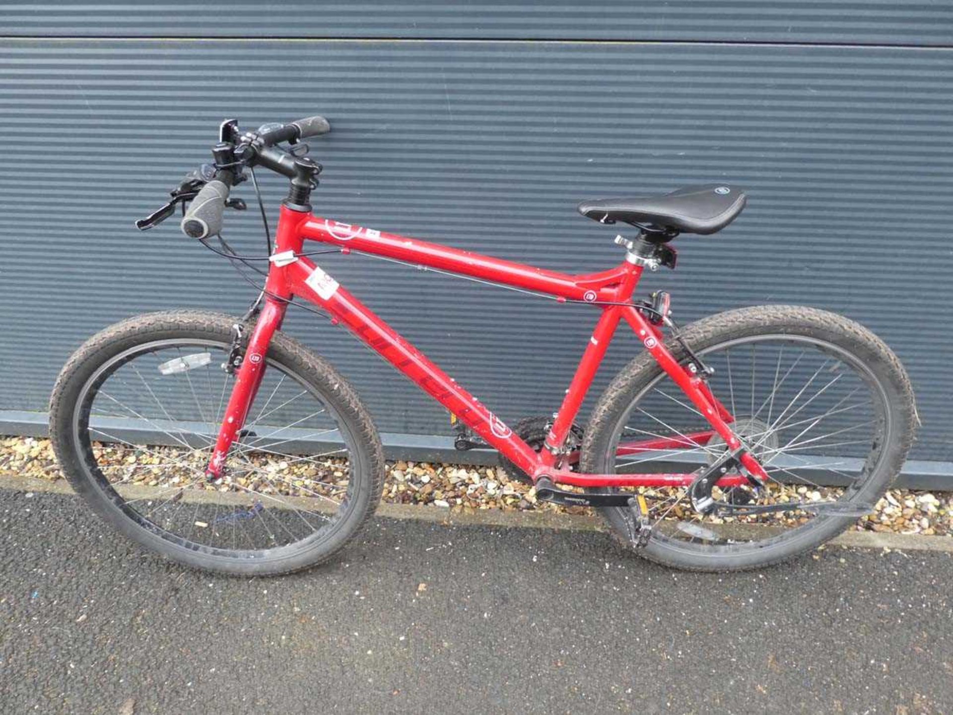 Red Carrera gents mountain bike