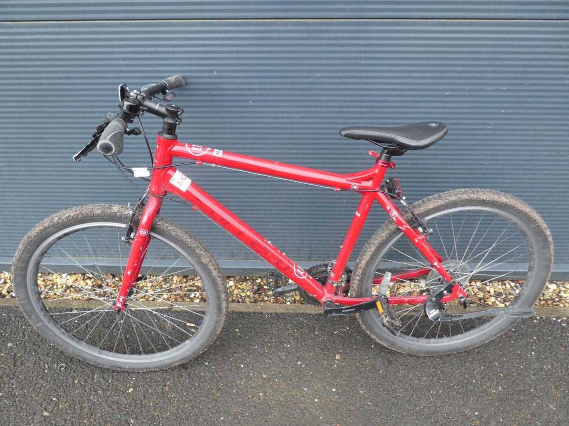 Red Carrera gents mountain bike