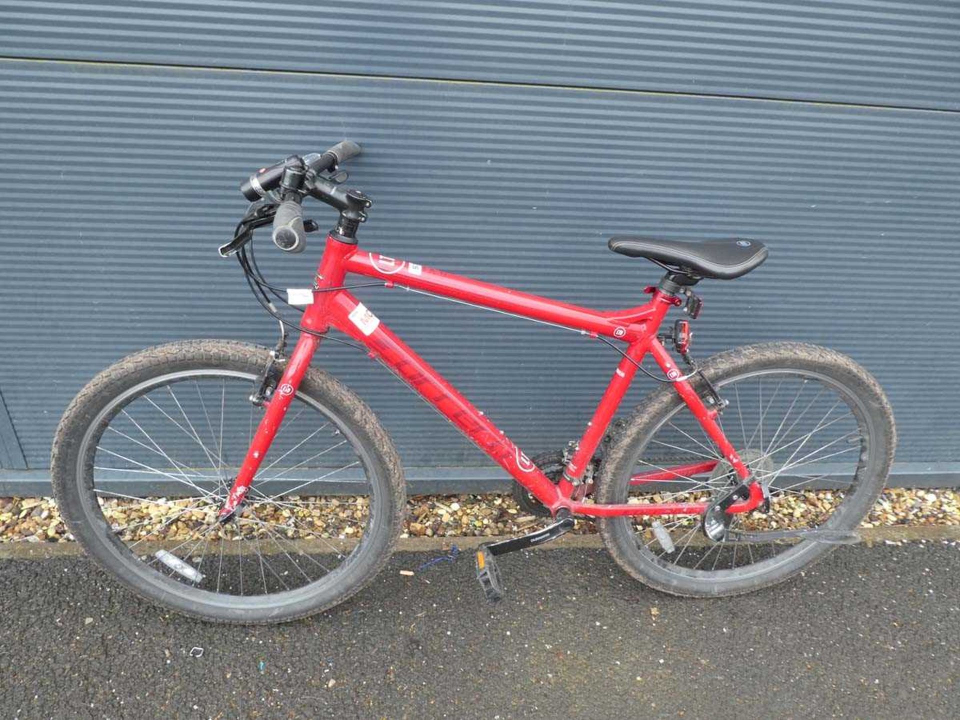 Red Carrera gents mountain bike