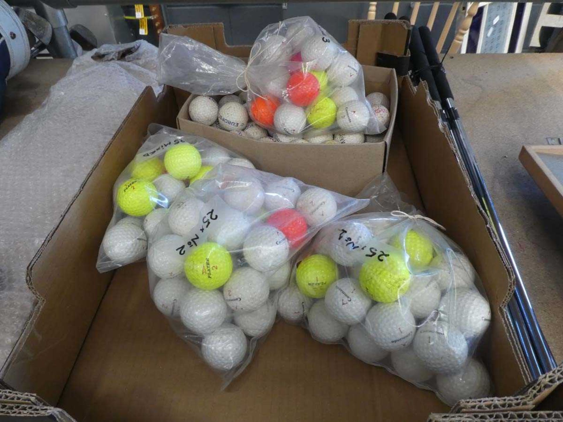 Set of golf balls