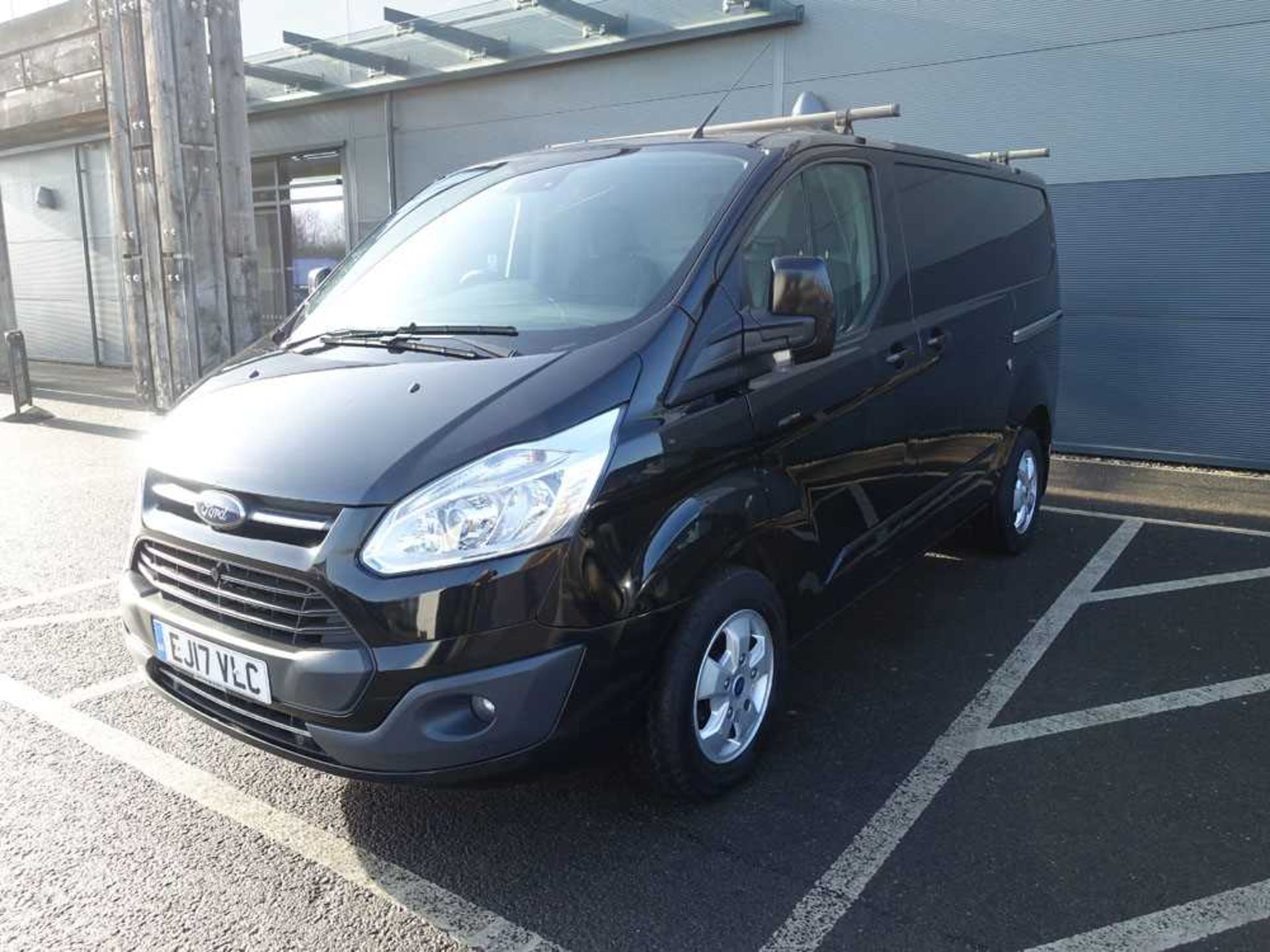 EJ17 VLC (May 2017) Ford Transit Custom 290 Limited 2.0 TDCi 170ps diesel panel van in black, 6 - Image 3 of 12