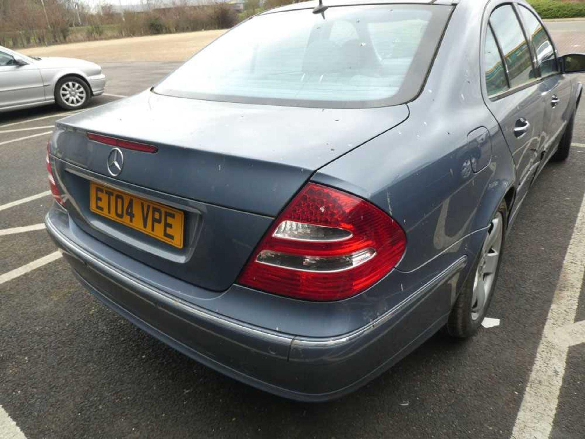 ET04 VPE (2004) Mercedes E240 Avantgarde Auto saloon, in blue, 2597cc, petrol, first registered 12/ - Image 7 of 14