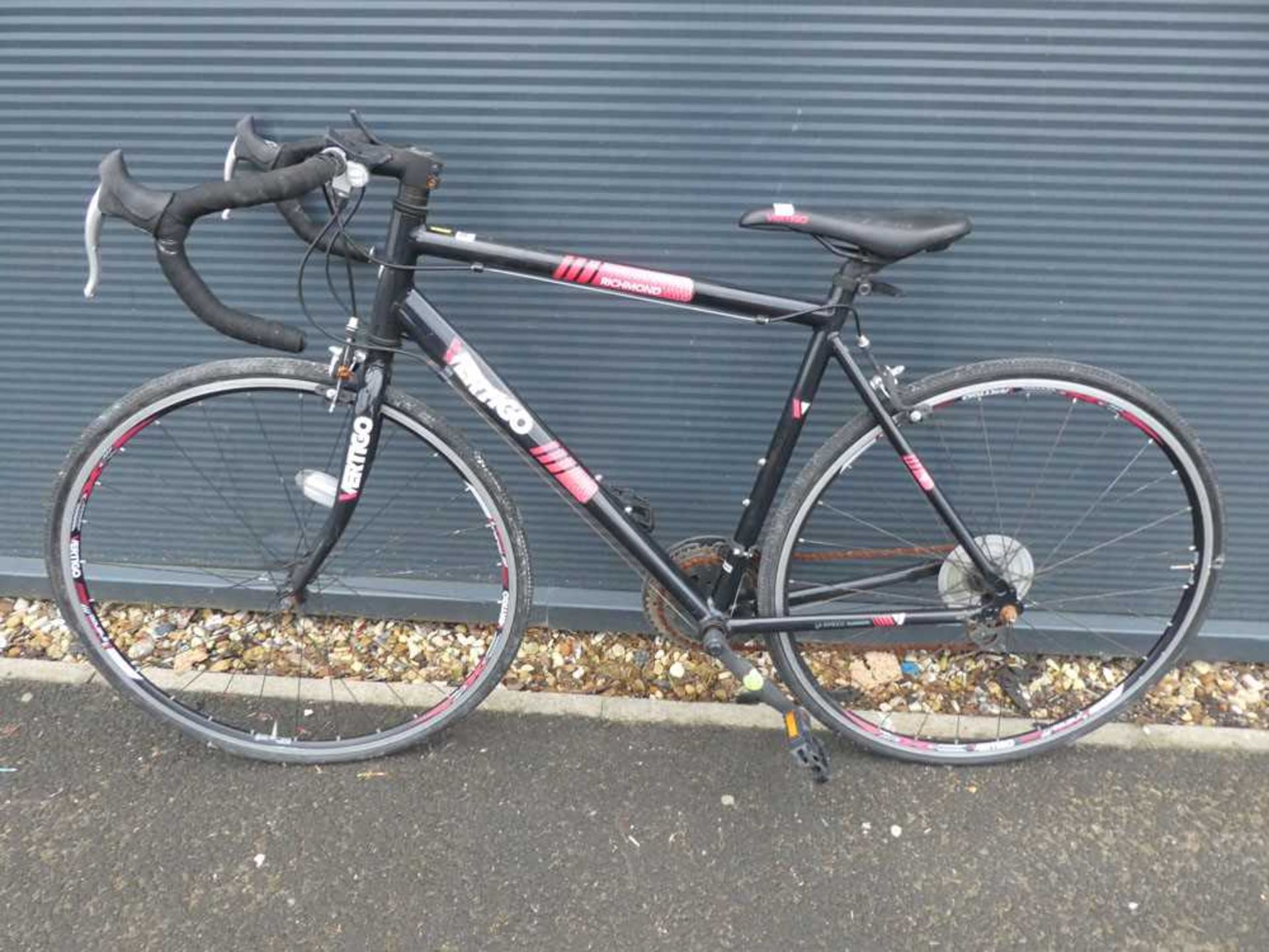 Vertigo black and red racing bike