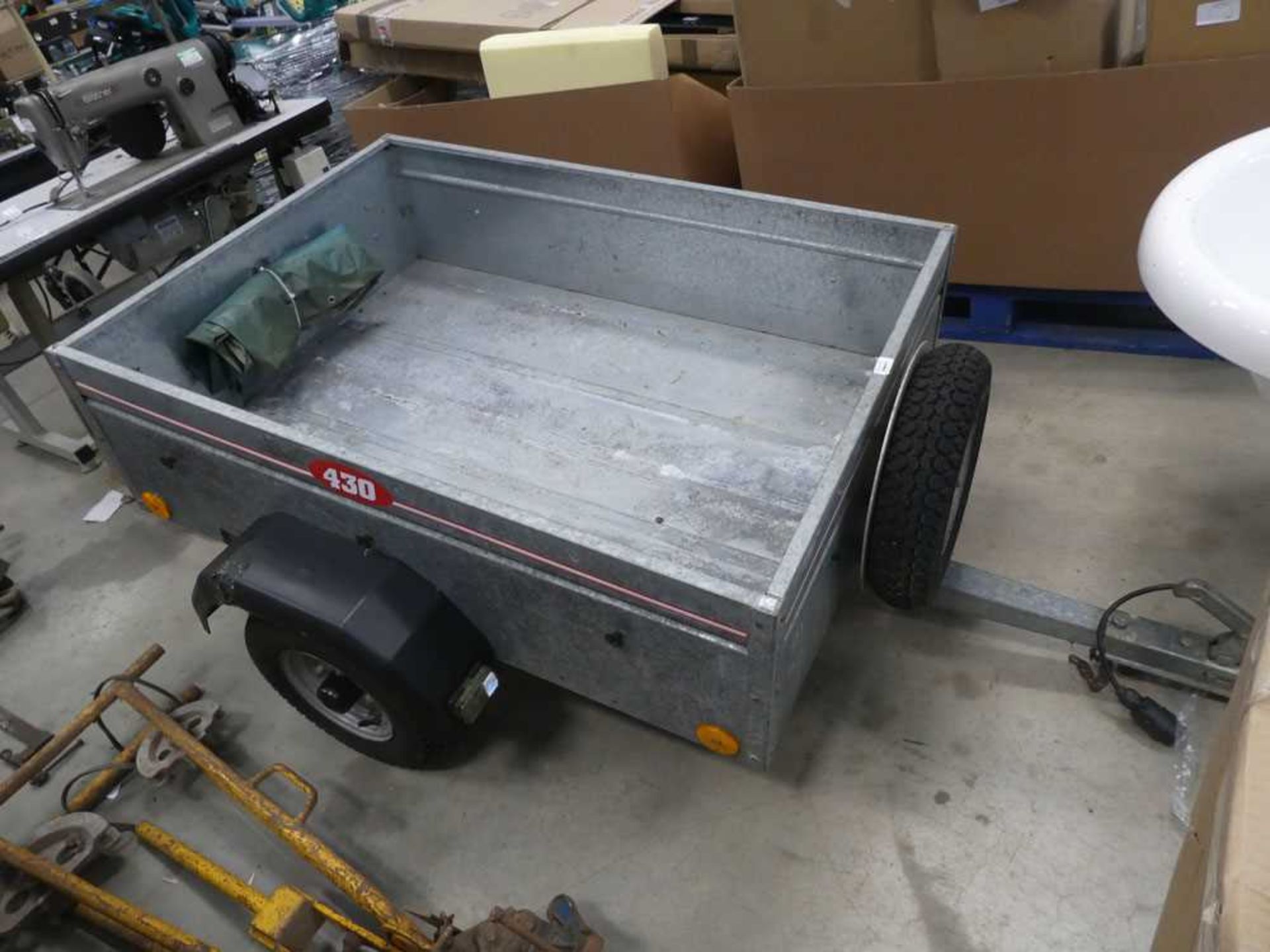 Small 2 wheel trailer