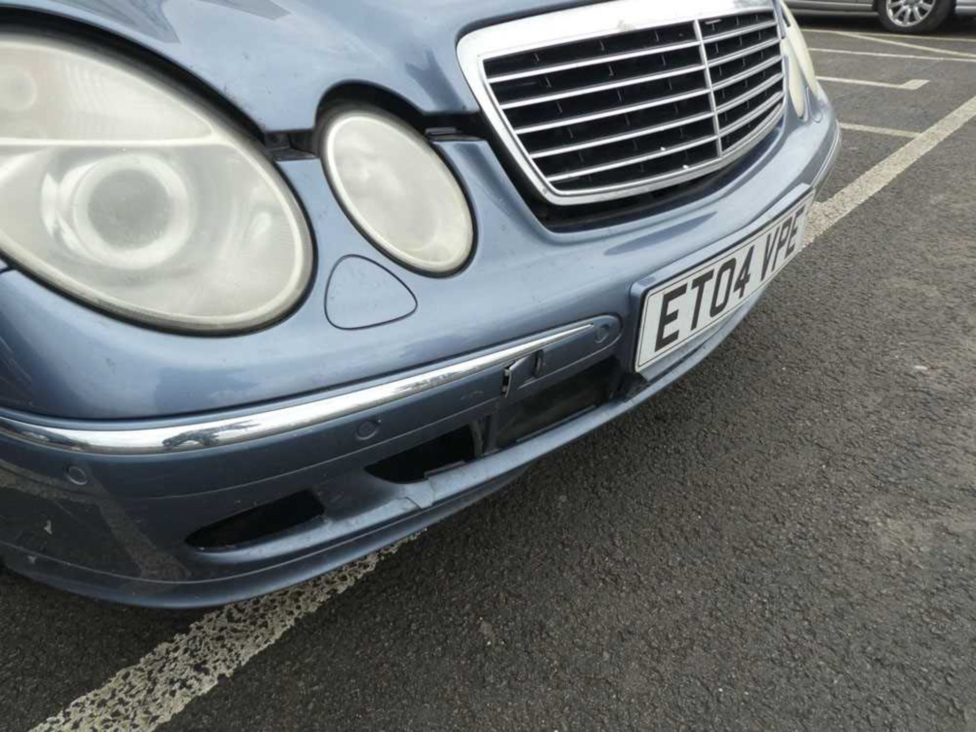 ET04 VPE (2004) Mercedes E240 Avantgarde Auto saloon, in blue, 2597cc, petrol, first registered 12/ - Image 4 of 14