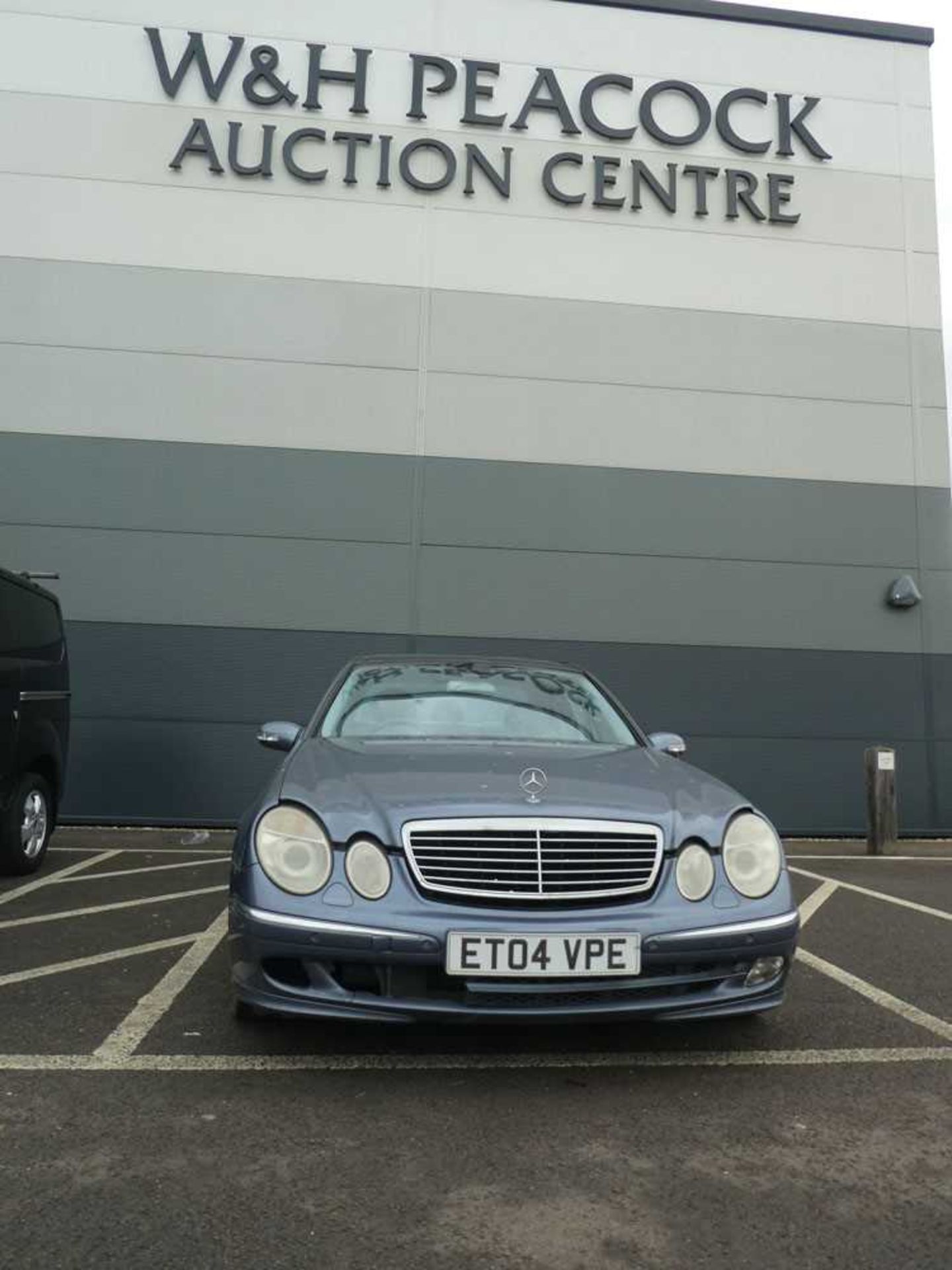 ET04 VPE (2004) Mercedes E240 Avantgarde Auto saloon, in blue, 2597cc, petrol, first registered 12/ - Image 2 of 14