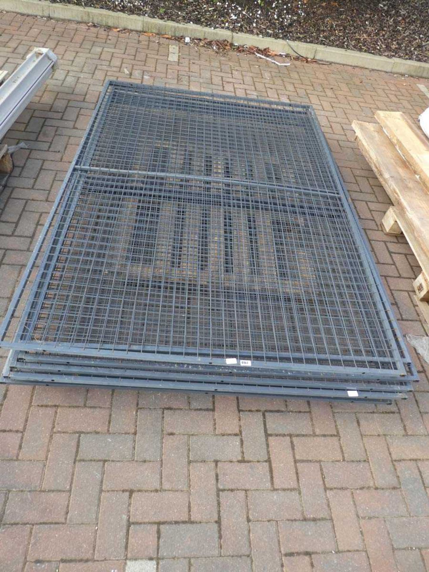 7 pieces of wire mesh cage
