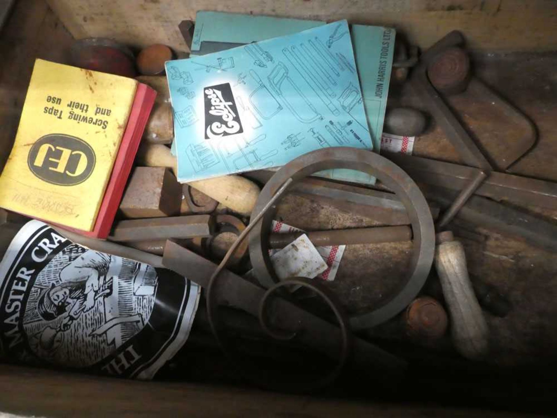 Vintage tool box containing machine parts, files, chuck keys, allen keys etc - Image 2 of 2