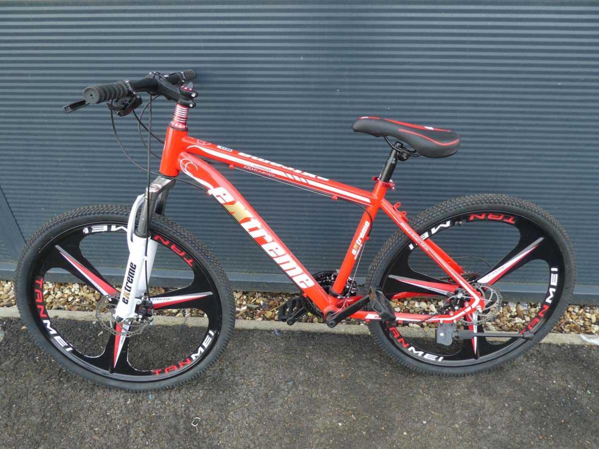 Extreme red gents mountain bike