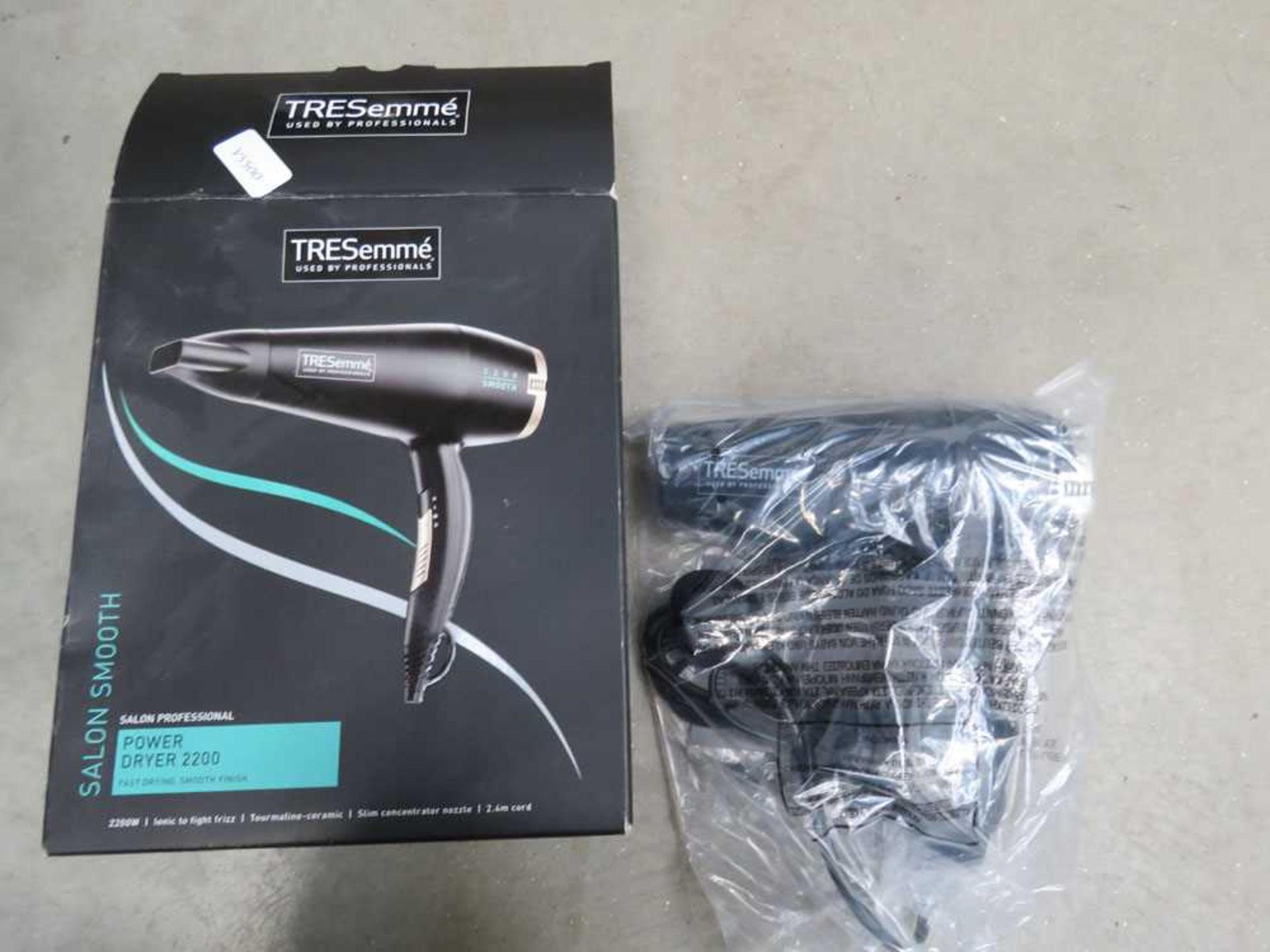 Tresemme hair dryer, 2 lamps and speaker - Image 3 of 3