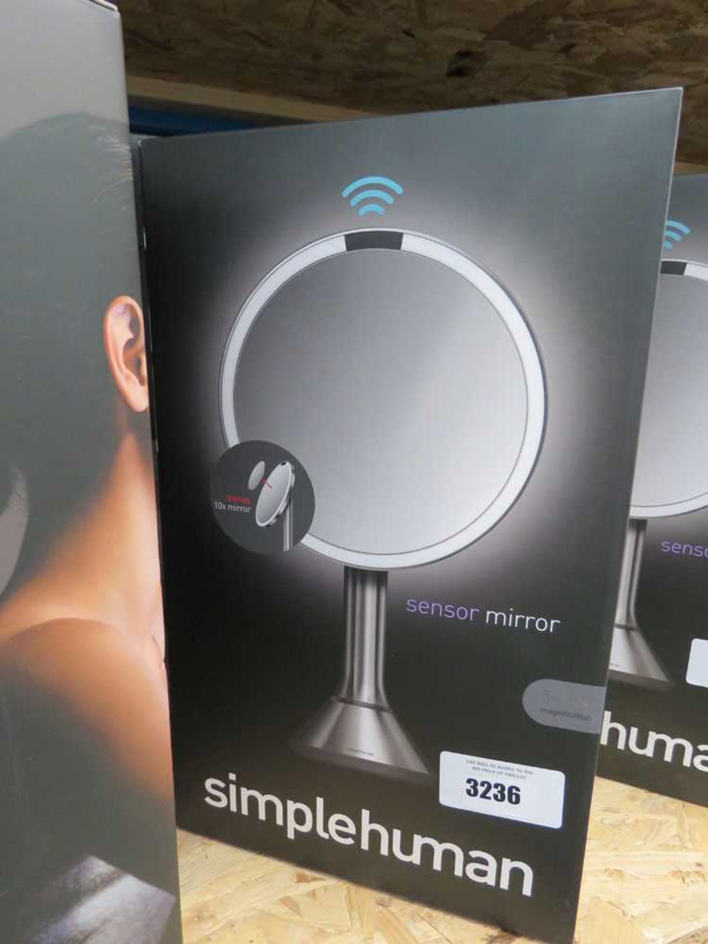 +VAT Simple Human sensor mirror in box