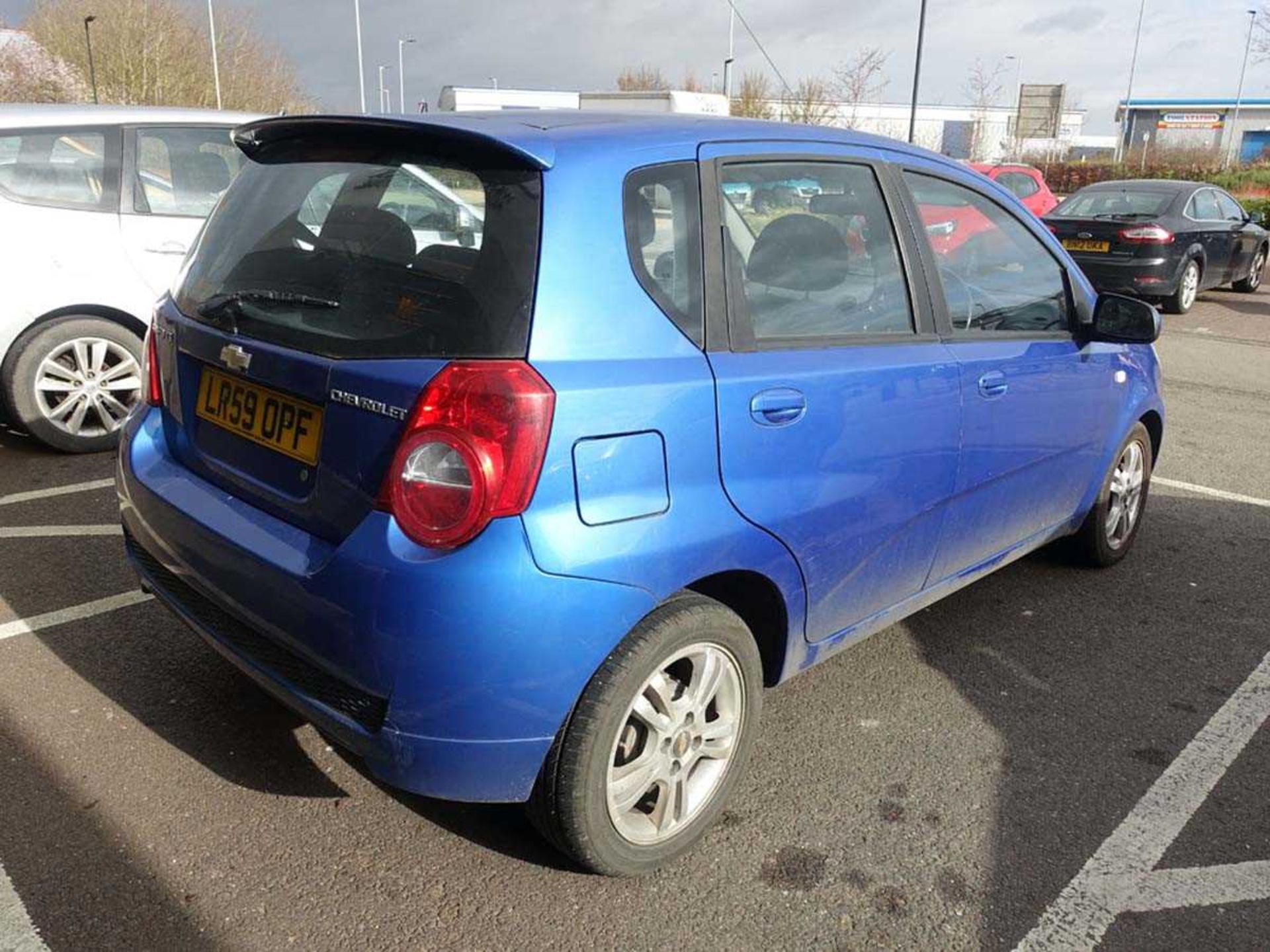 LR59 0PF (2009) Chevrolet Aveo LT Auto in blue, 5 door hatchback, petrol, 1399cc, V5 and two keys, 4 - Image 4 of 10