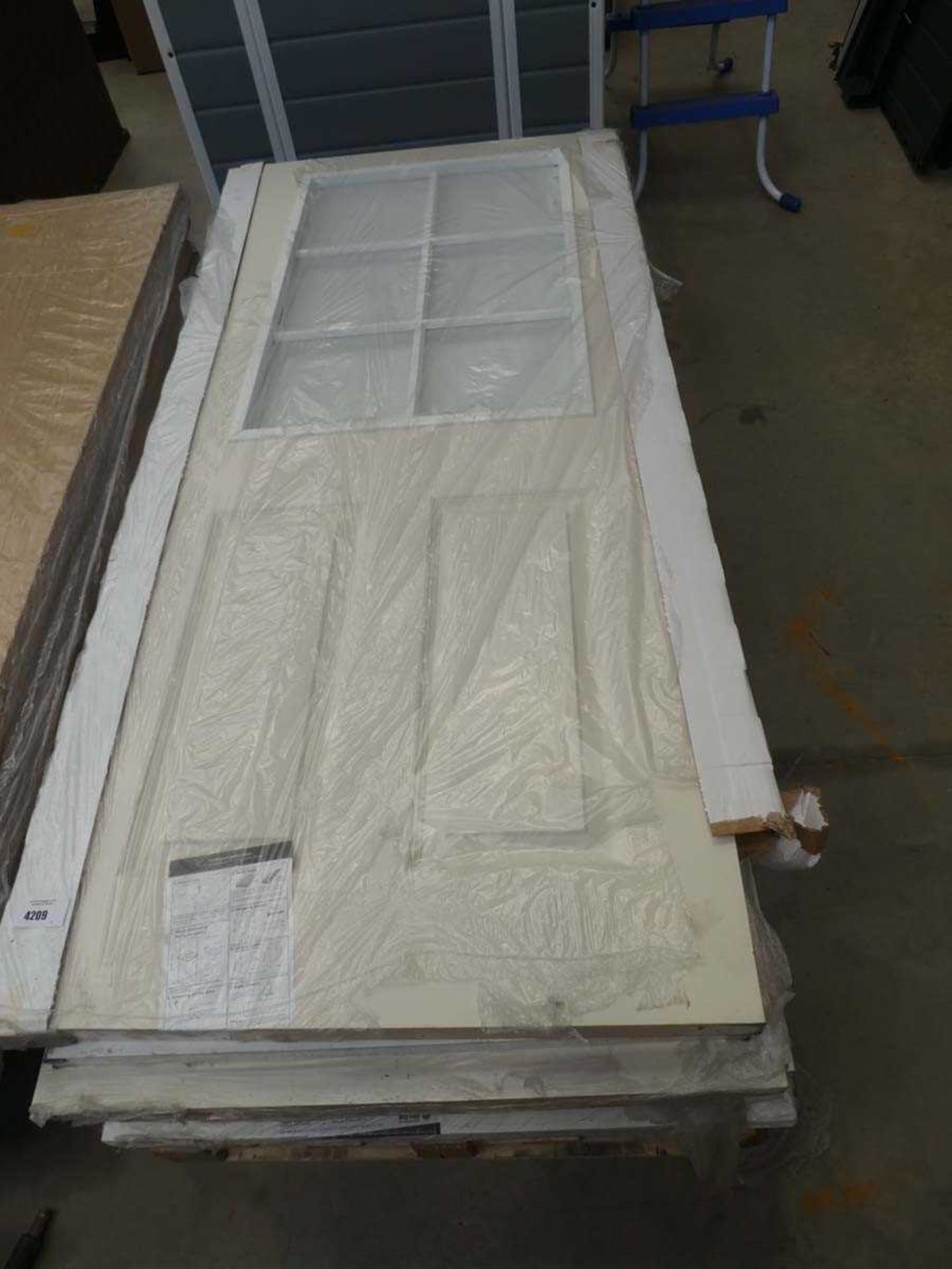 +VAT Pallet containing 9 assorted white panelled doors