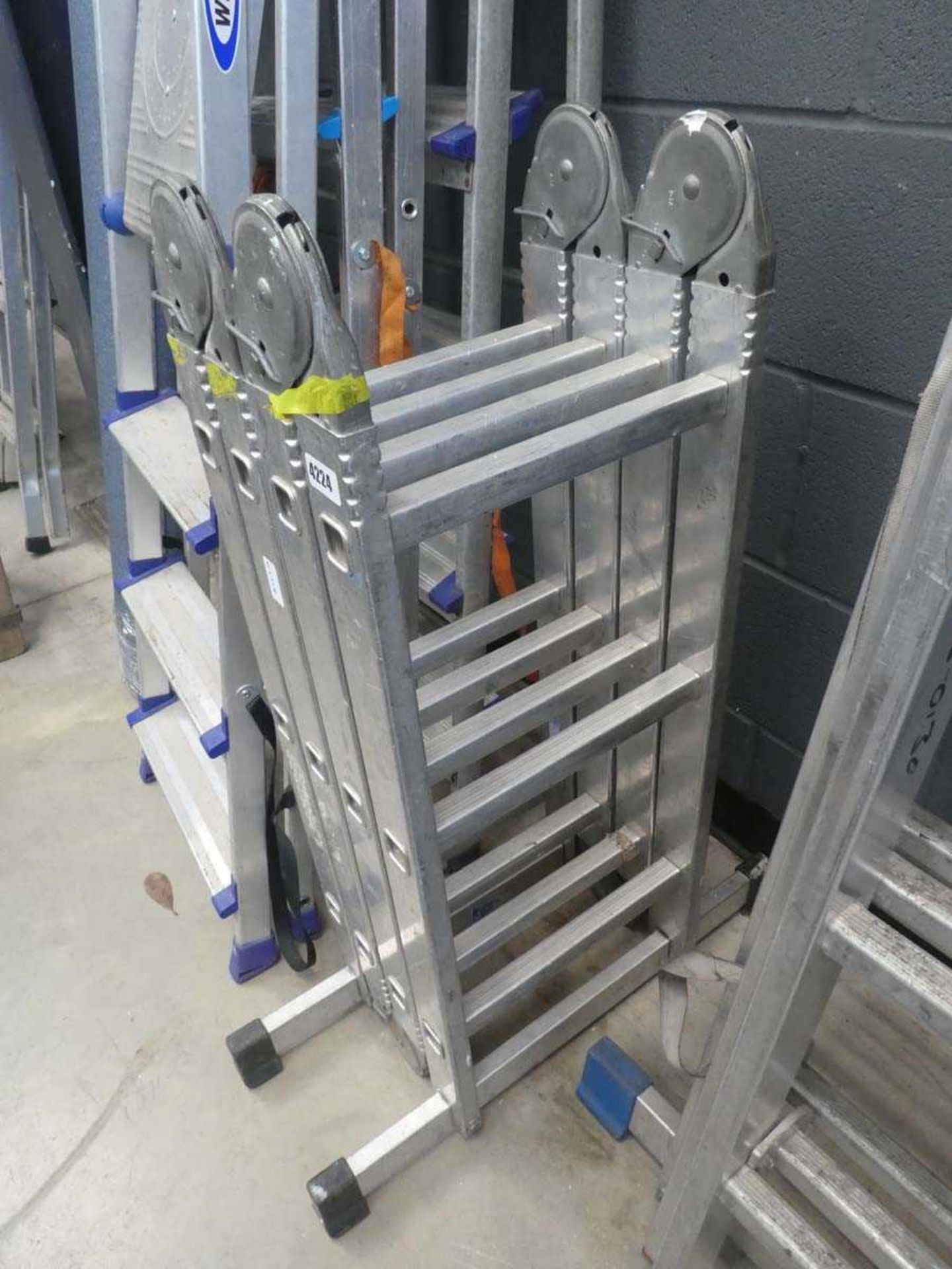 Multi-way aluminium ladder