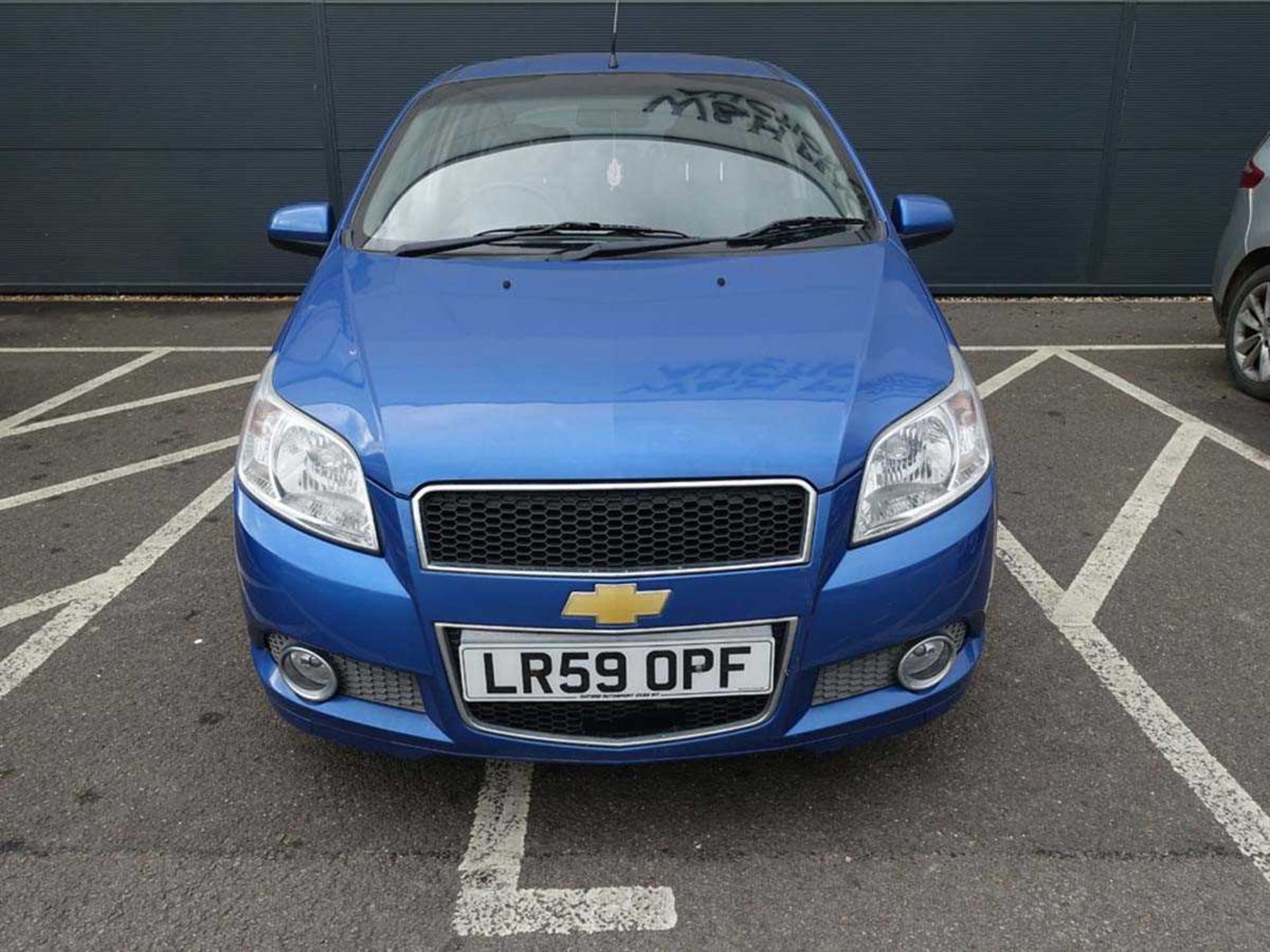 LR59 0PF (2009) Chevrolet Aveo LT Auto in blue, 5 door hatchback, petrol, 1399cc, V5 and two keys, 4 - Image 10 of 10