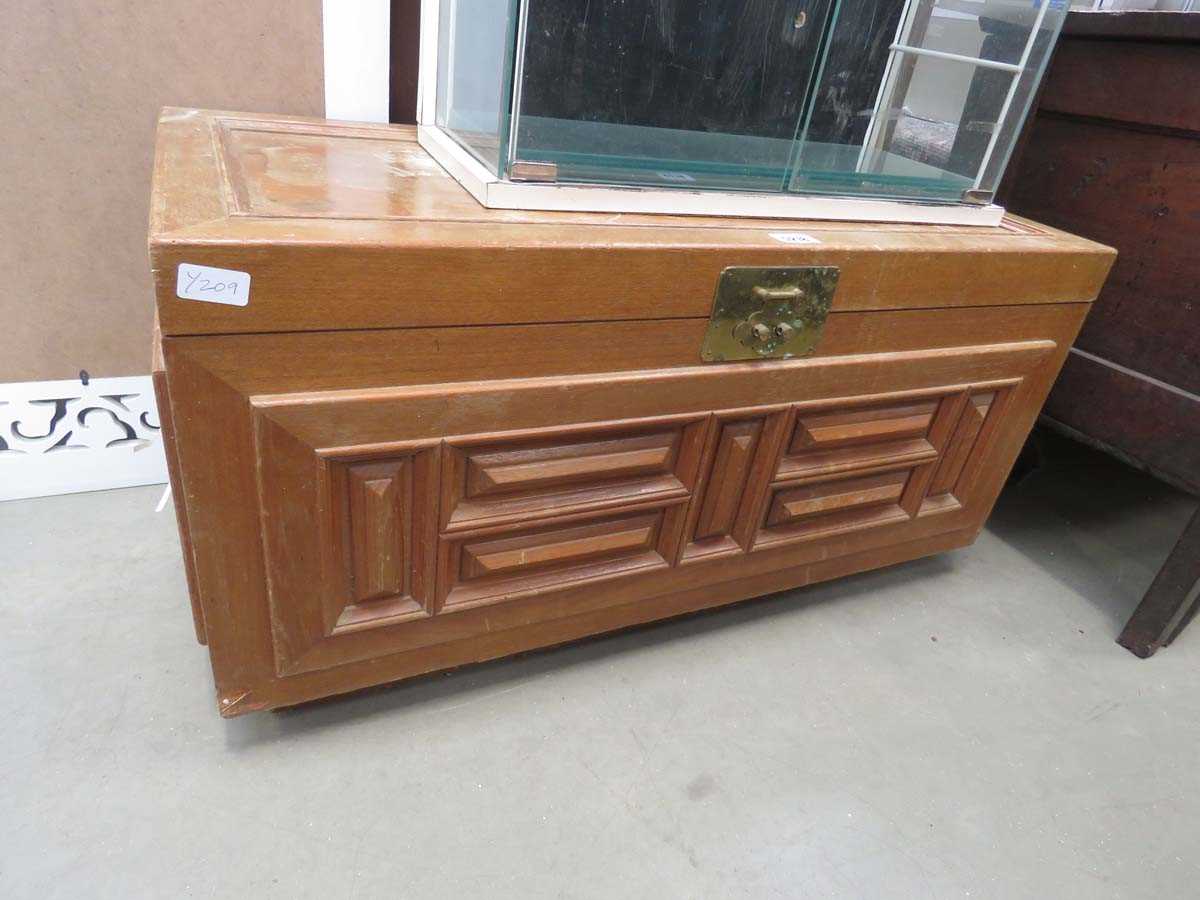 Oak blanket box