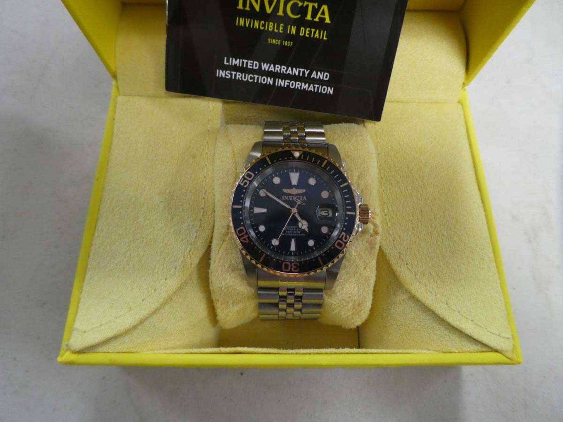 +VAT Gents Invicta wrist watch with box and instruction manual