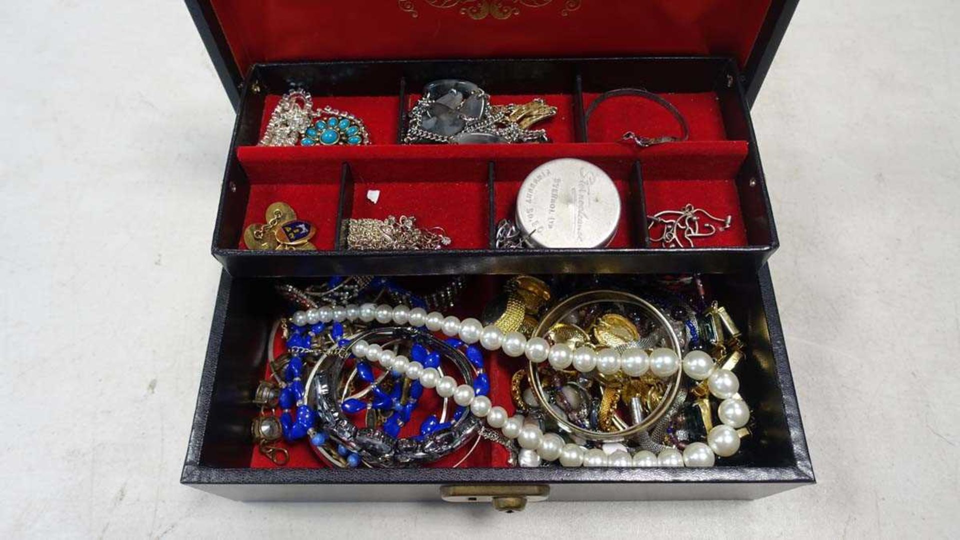 Jewellery case with contents of costume jewellery