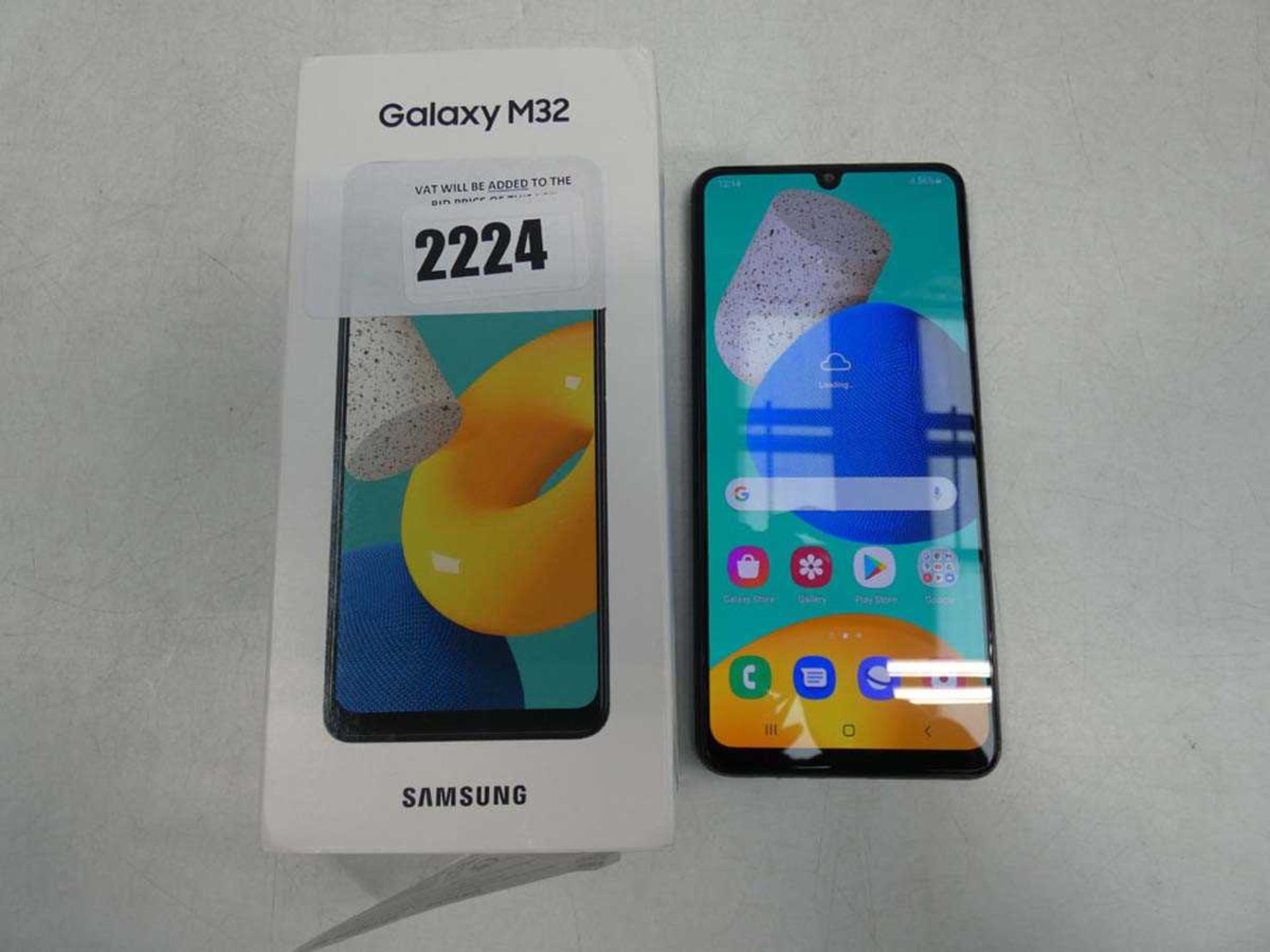 +VAT Samsung Galaxy M32 128GB smartphone with box and charger