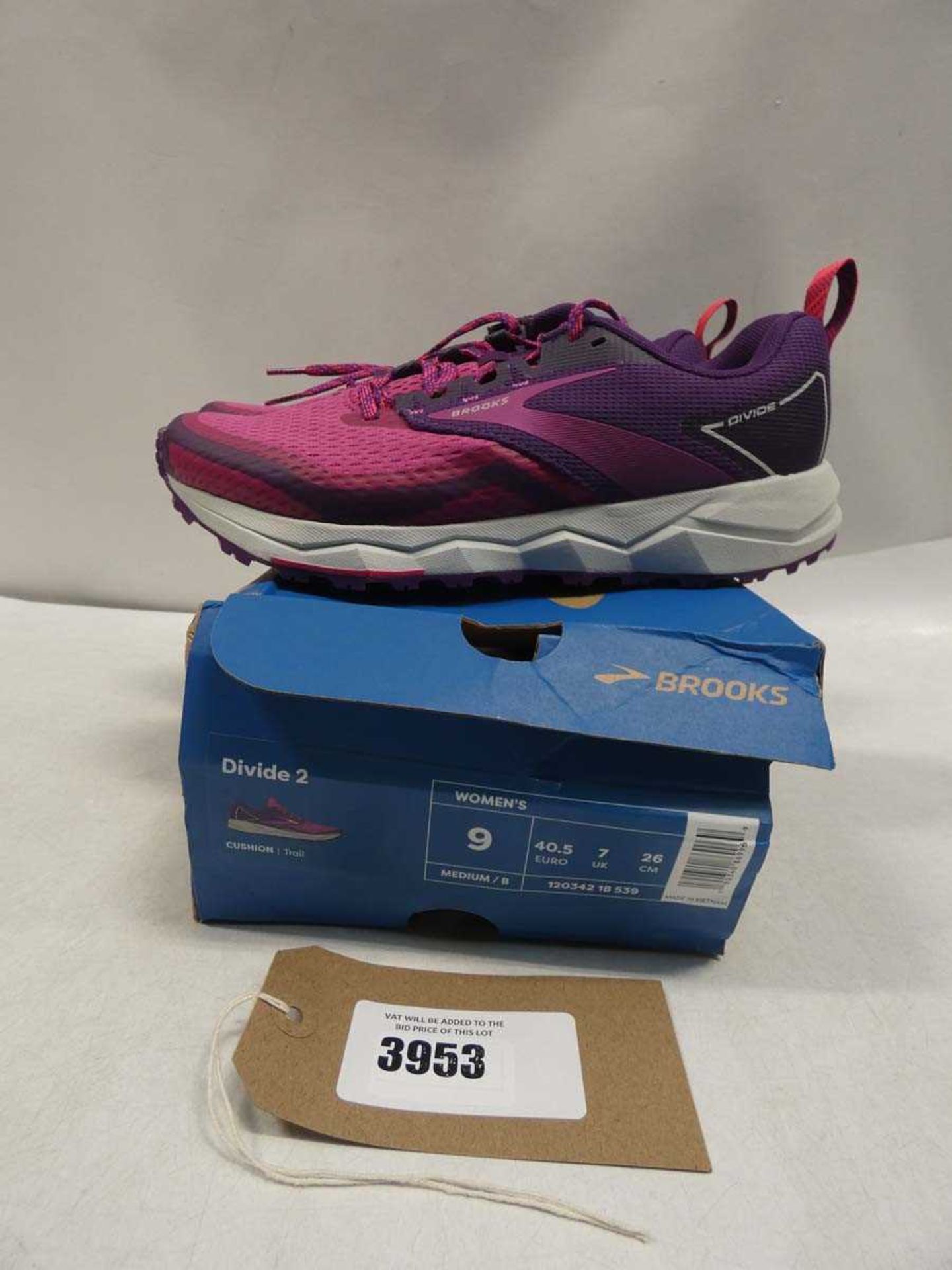 +VAT Brooks Divide 2 trainers size 7