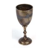 An early 20th century silver goblet of typical form, maker JF, Birmingham 1931, h. 23 cm, 7