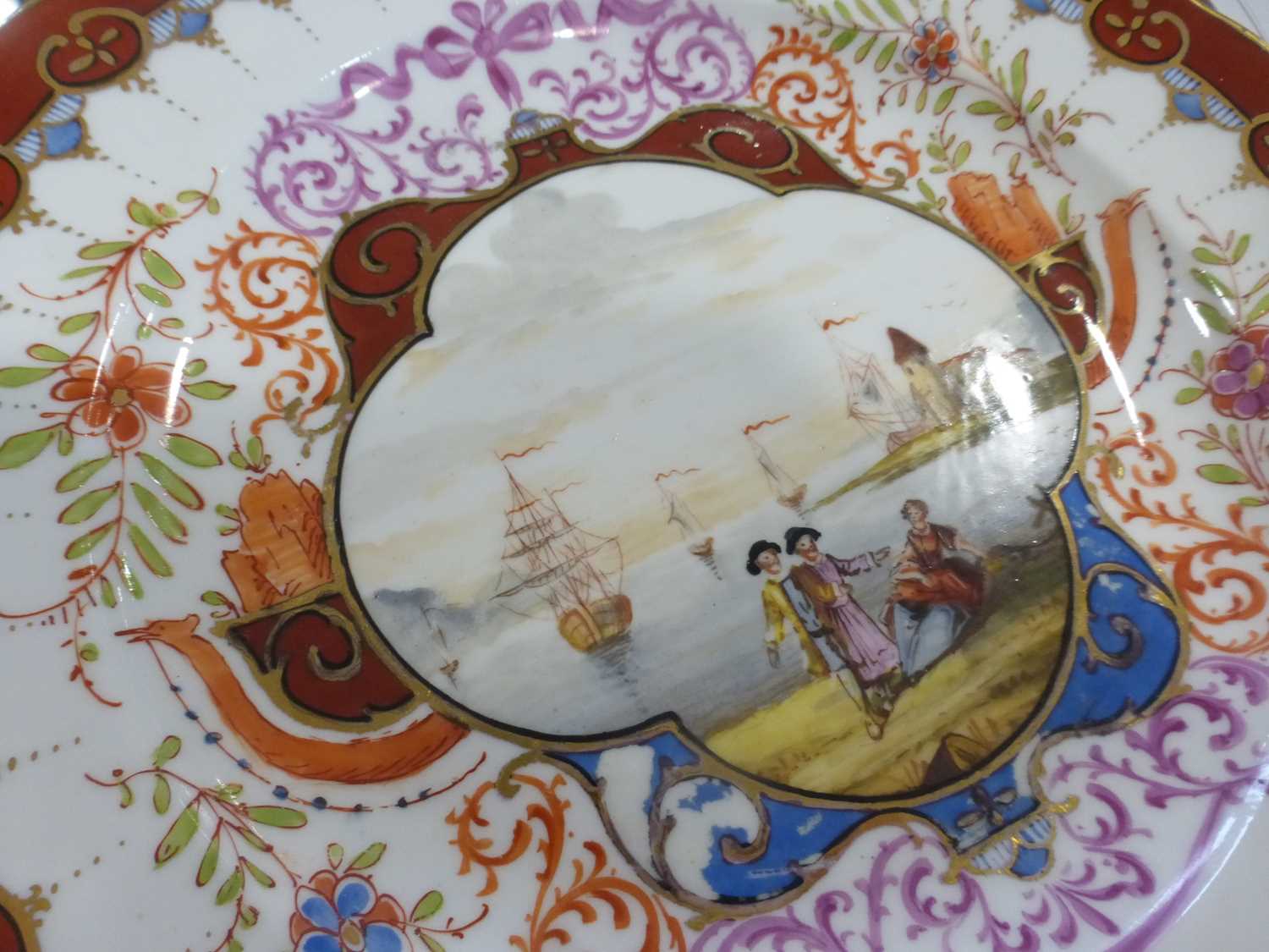 A pair of Dresden cabinet plates, each depicting a harbour scene within a rust border, d. 21 cm, - Image 20 of 32